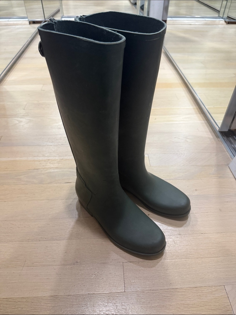 Women’s Tall Rain Boots in Dark Green